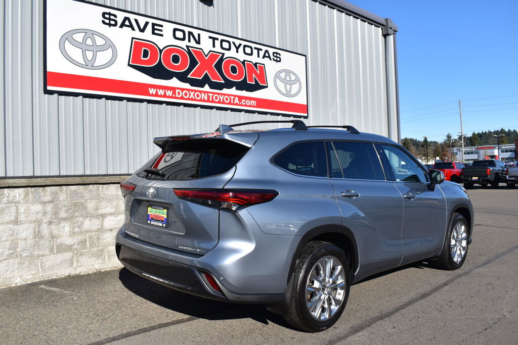 Used 2023 Toyota Highlander Limited image 5