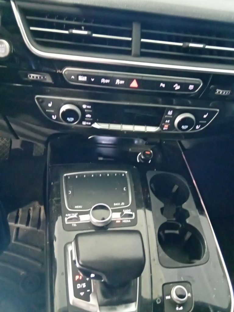 Used 2018 Audi Q7 3.0T Prestige AWD/4WD image 19