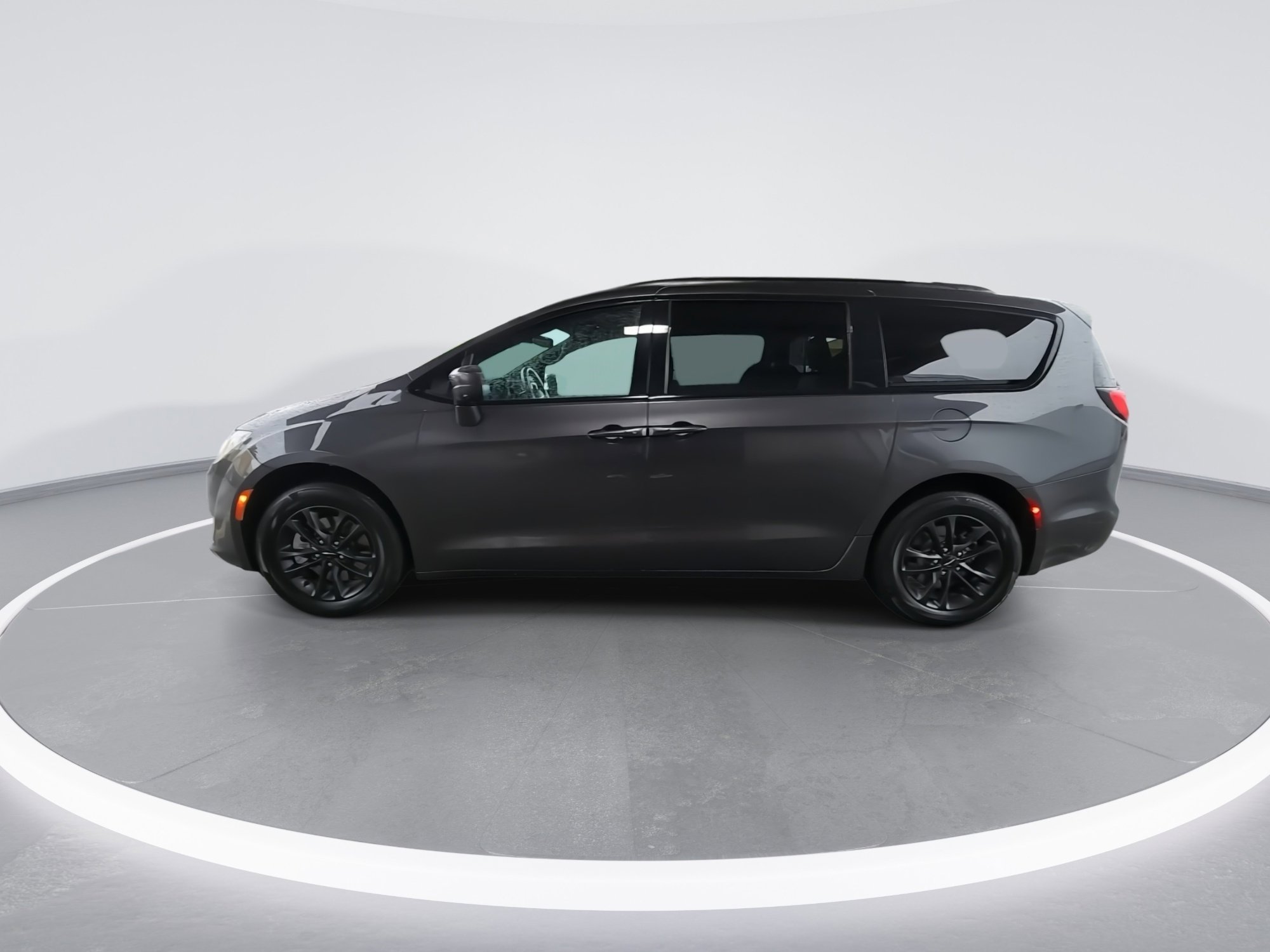 Certified 2020 Chrysler Pacifica Touring-L w/ Advanced Safetytec Group AWD/4WD image 9