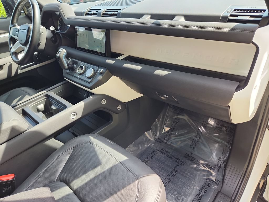 Used 2023 Land Rover Defender 110 S AWD/4WD image 27