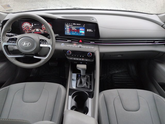 Used 2025 Hyundai Elantra SEL FWD image 13