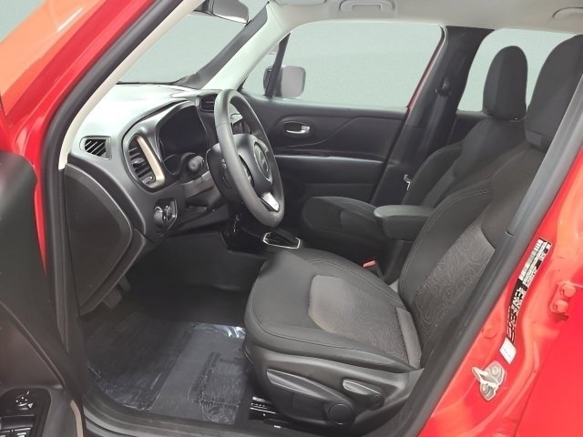 Used 2023 Jeep Renegade Latitude AWD/4WD image 16