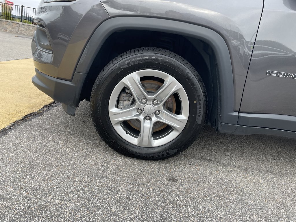 Certified 2024 Jeep Compass Latitude AWD/4WD image 9