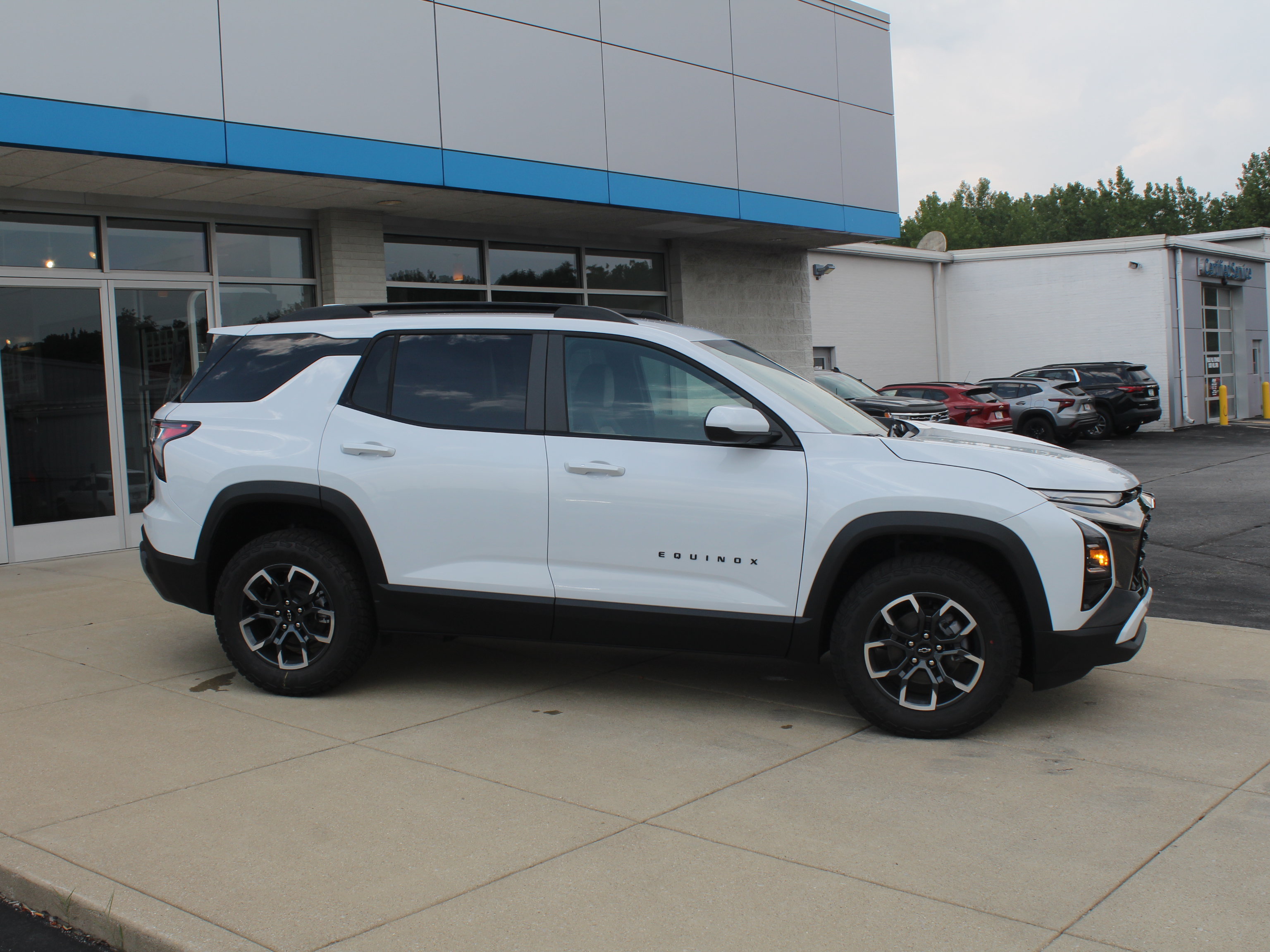 New 2027 Chevrolet Equinox ACTIV AWD/4WD image 3