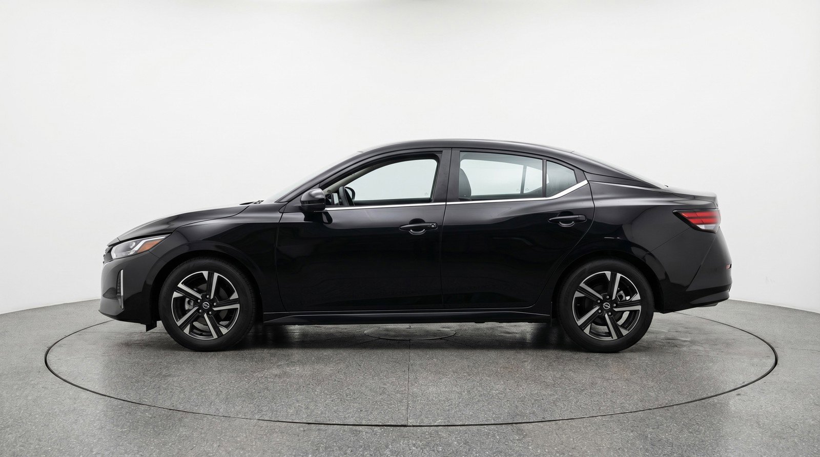 Used 2025 Nissan Sentra SV image 5