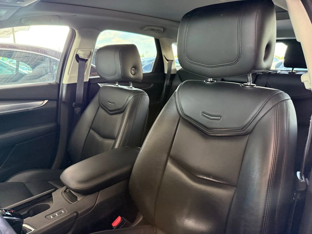 Used 2017 Cadillac XT5 Premium Luxury w/ Driver Assist Package image 3