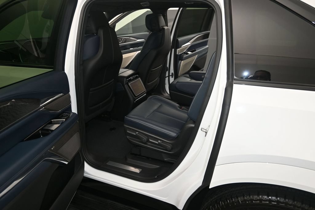 Used 2025 Cadillac Escalade IQ Sport 2 AWD/4WD image 12
