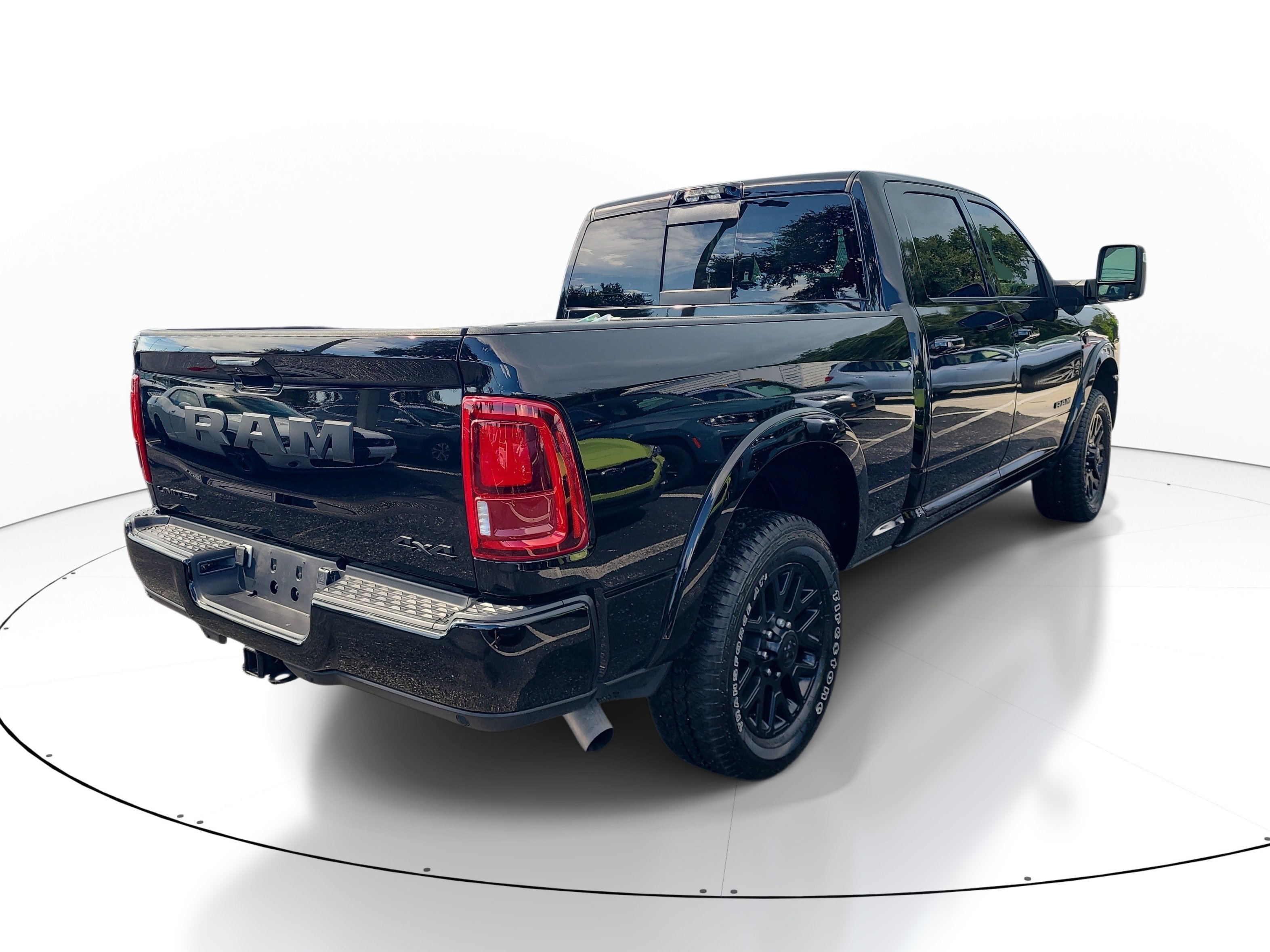 Used 2025 RAM 3500 Limited AWD/4WD image 6