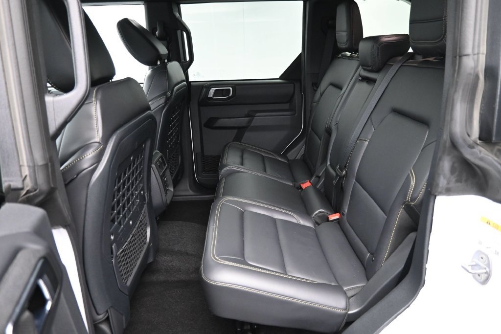 Used 2025 Ford Bronco Badlands AWD/4WD image 7