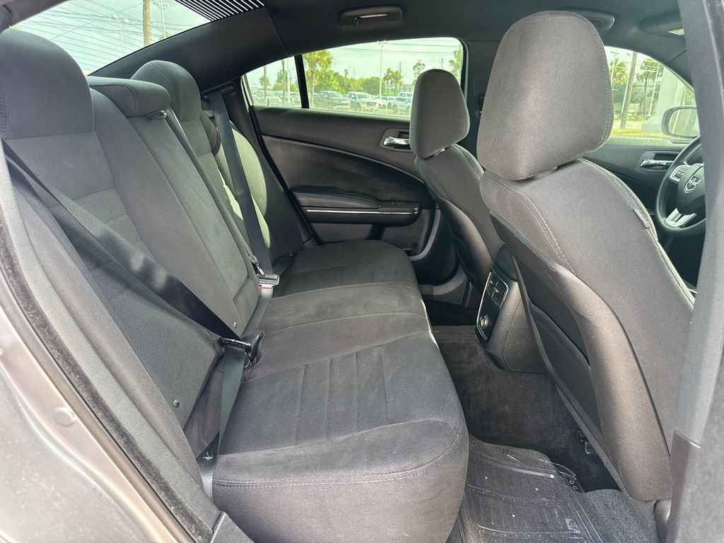 Used 2013 Dodge Charger SE RWD image 16