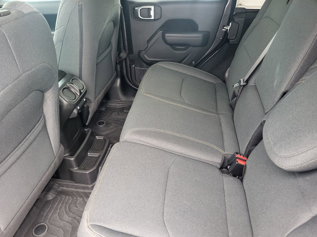 Used 2024 Jeep Wrangler Unlimited image 31