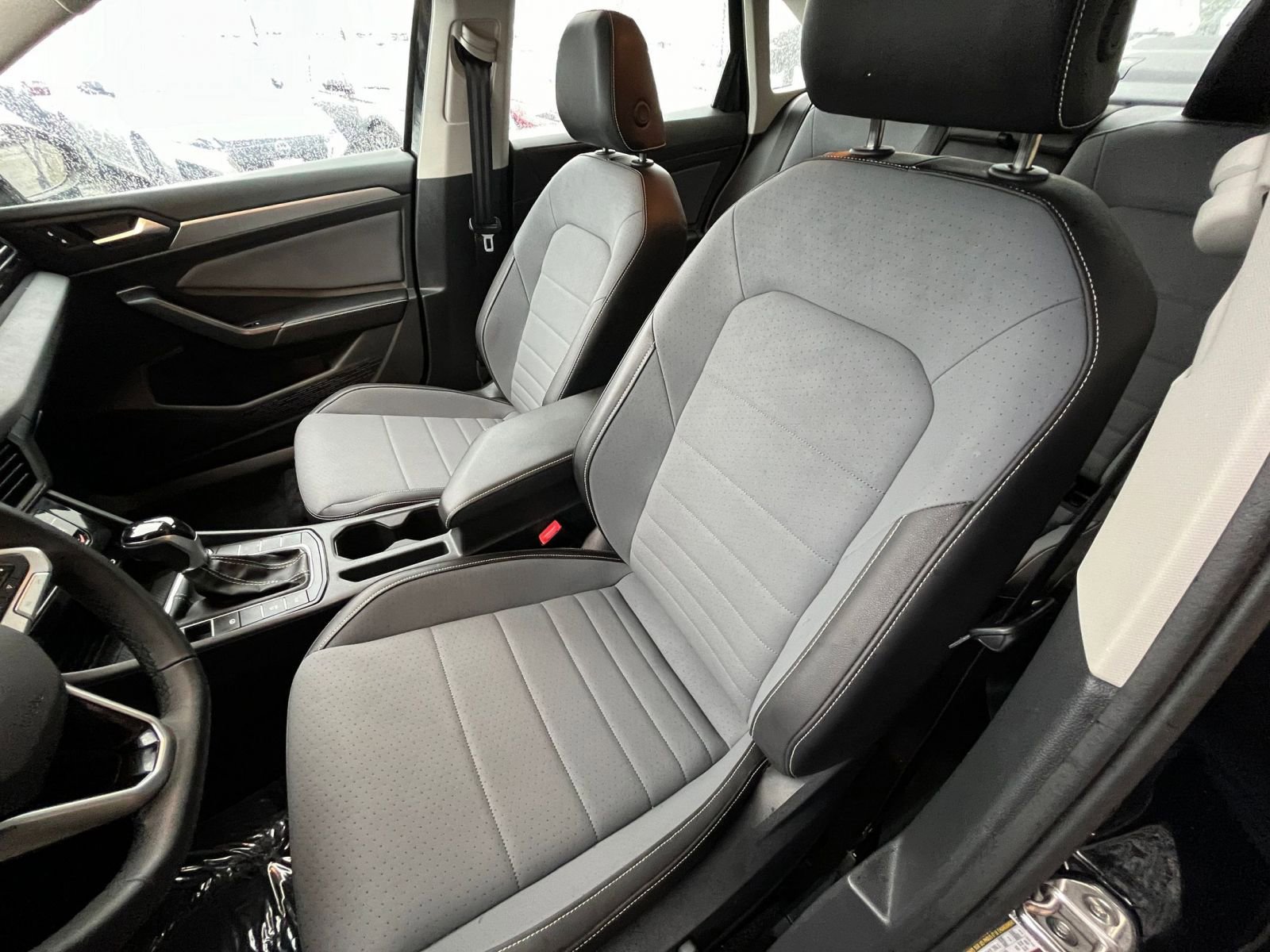 Used 2025 Volkswagen Jetta SE image 36