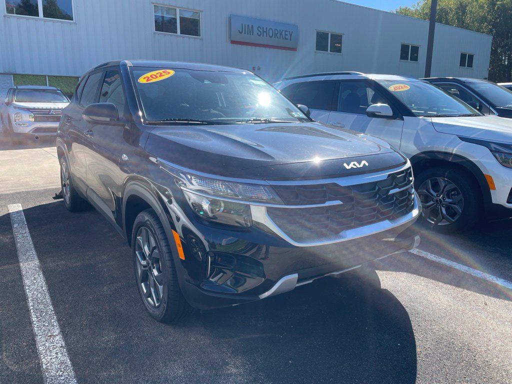Used 2025 Kia Seltos LX