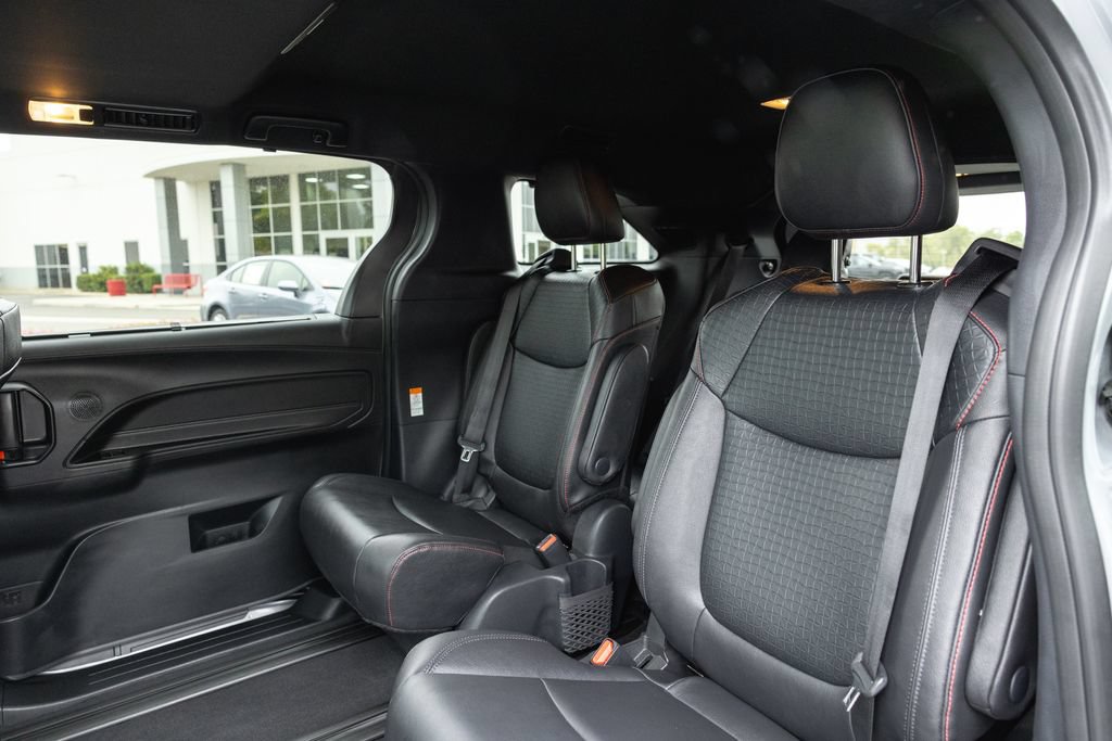 Certified 2026 Toyota Sienna XSE AWD/4WD image 27