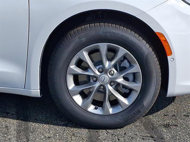New 2026 Chrysler Pacifica Select image 5