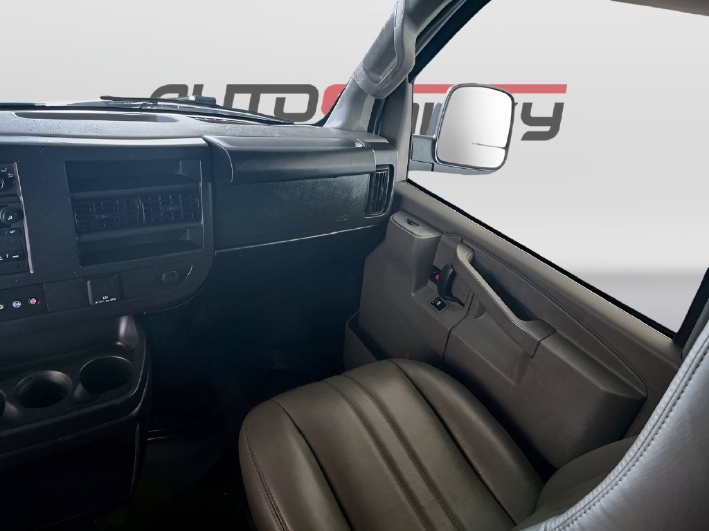 Used 2024 Chevrolet Express 2500 w/ Driver Convenience Package RWD image 21