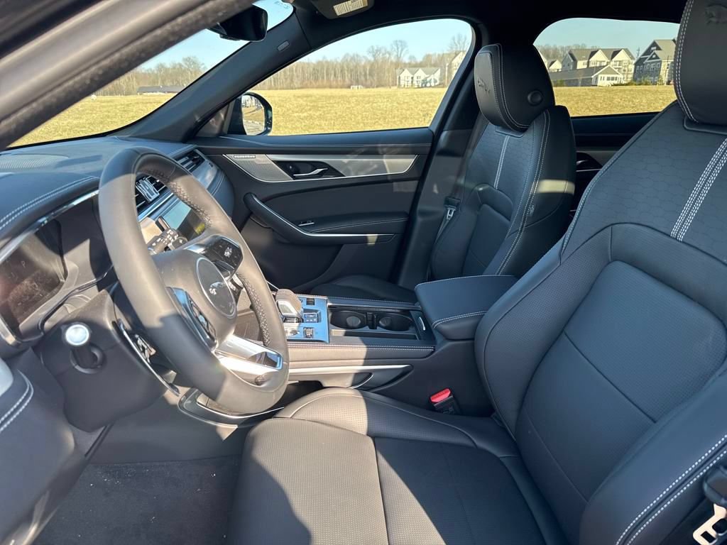 Certified 2026 Jaguar F-PACE R-Dynamic S AWD/4WD image 11