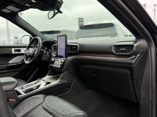 Used 2023 Ford Explorer Platinum w/ Technology Package image 18