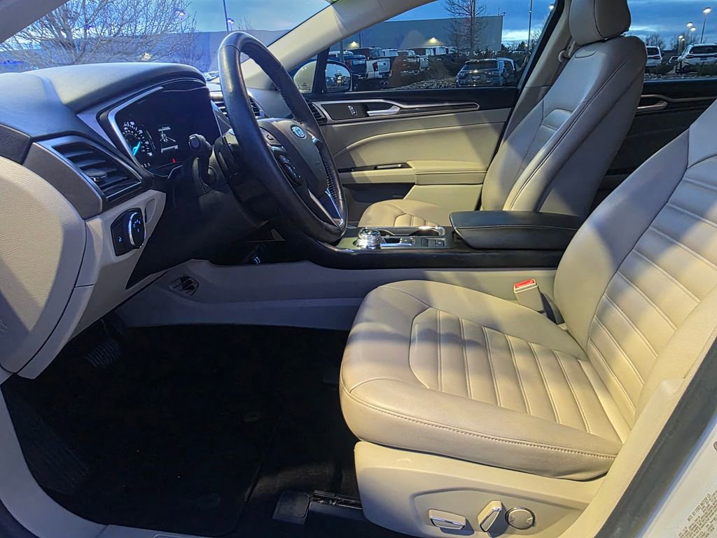 Used 2019 Ford Fusion SEL image 24