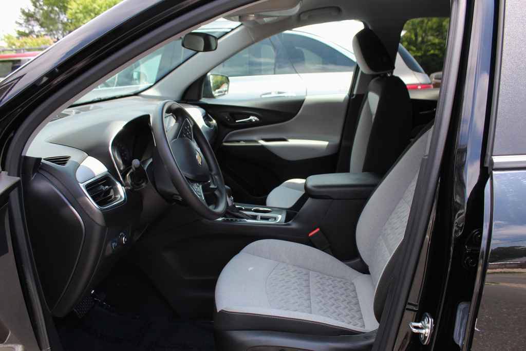 Used 2024 Chevrolet Equinox LS w/ LS Convenience Package FWD image 24