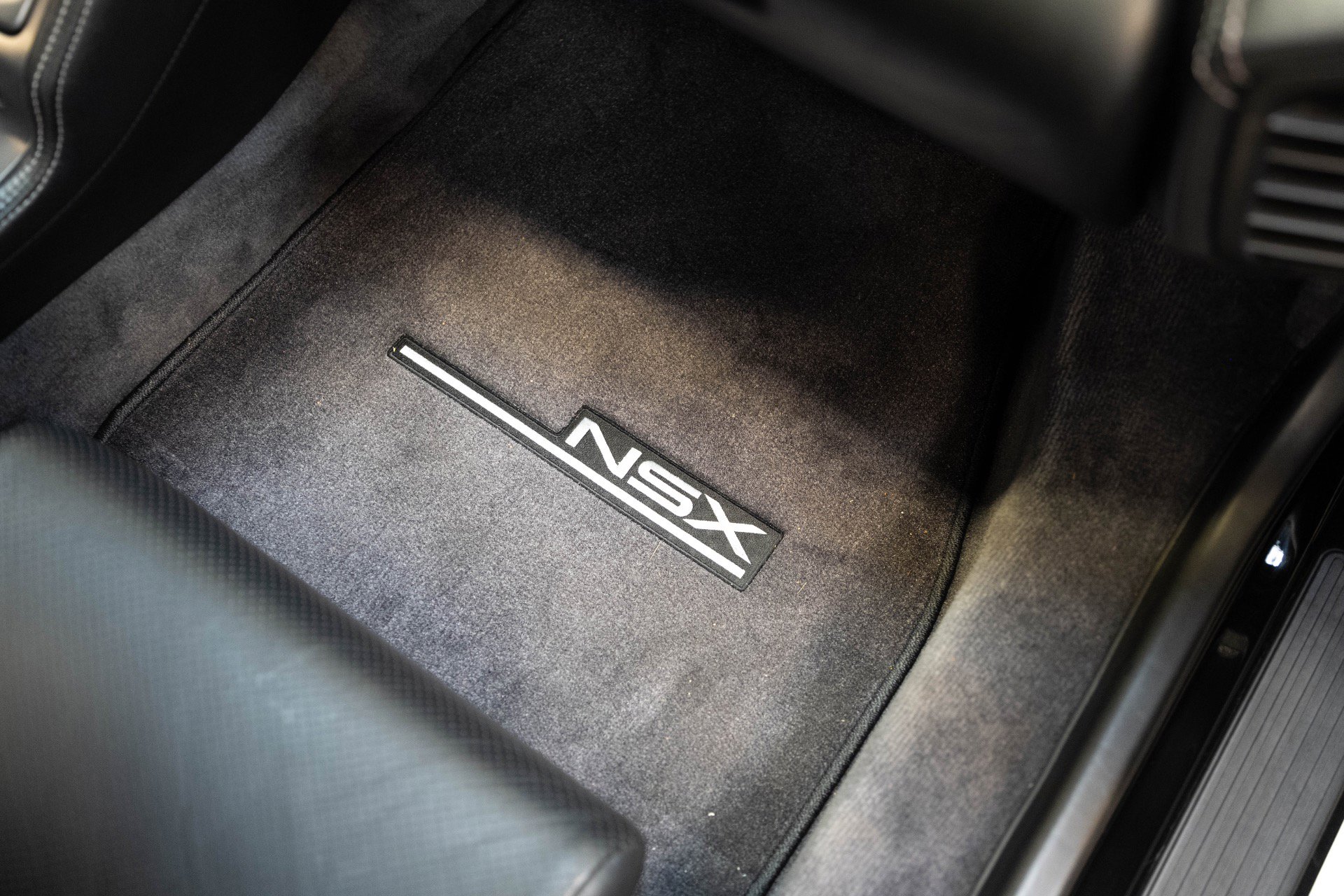 Used 2003 Acura NSX T image 89