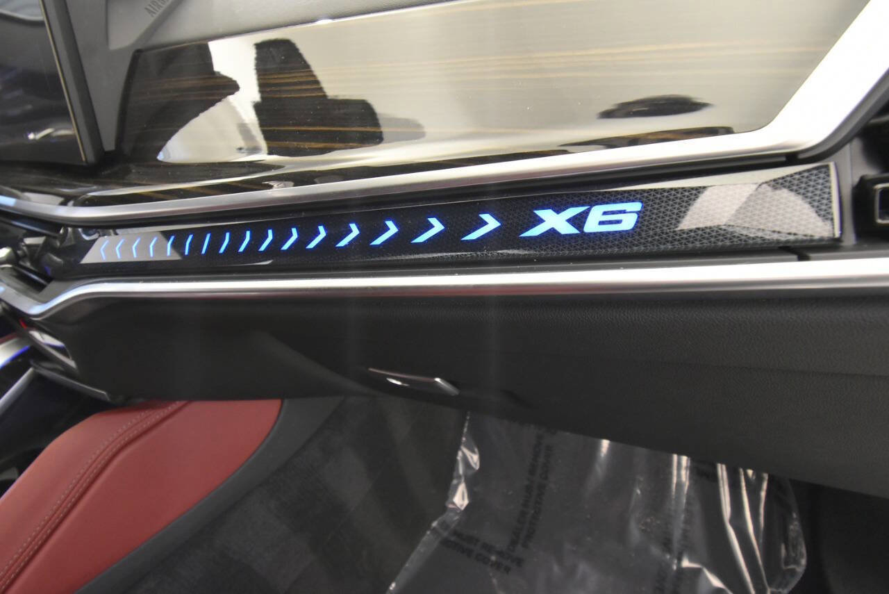 Used 2025 BMW X6 xDrive40i w/ Climate Comfort Package image 29