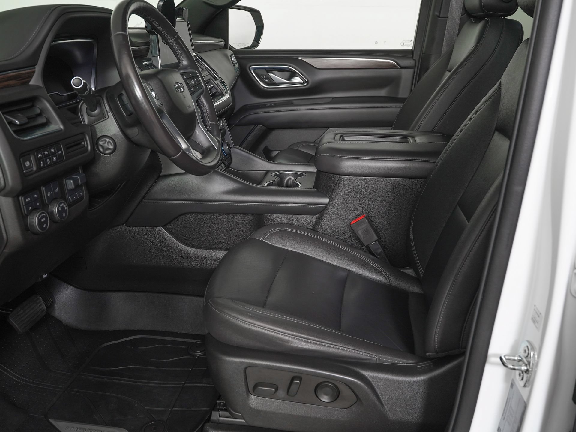 Used 2022 Chevrolet Suburban Z71 w/ Z71 Off-Road Package AWD/4WD image 15