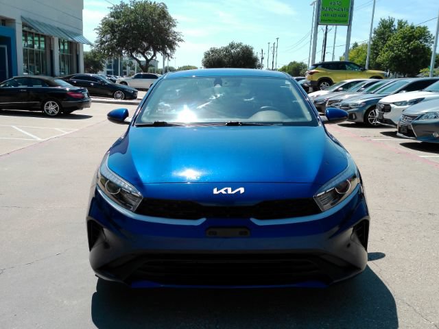 Used 2023 Kia Forte LXS FWD image 2