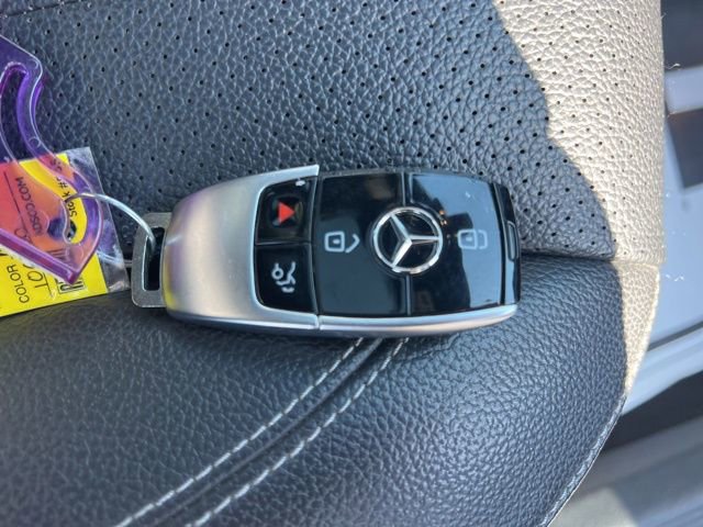 Used 2017 Mercedes-Benz E 300 4MATIC image 39