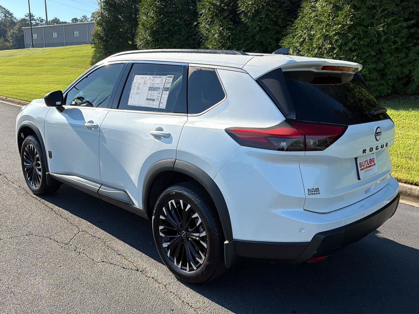 New 2026 Nissan Rogue Dark Armor FWD image 4