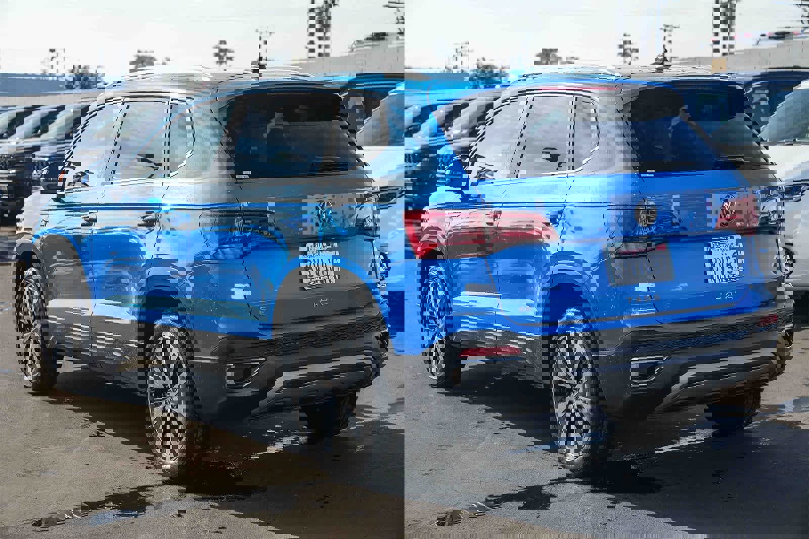 Used 2022 Volkswagen Taos SE image 5