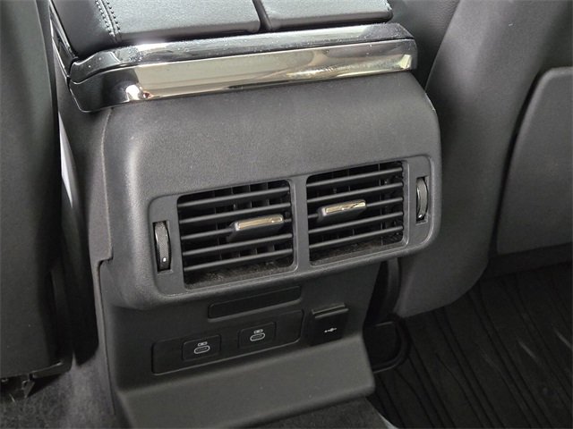 Used 2025 Land Rover Range Rover Velar Dynamic SE image 16