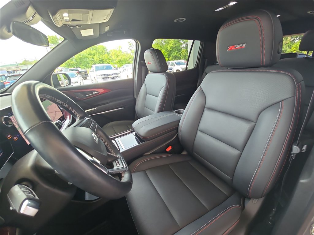 Used 2025 Chevrolet Traverse Z71 AWD/4WD image 19