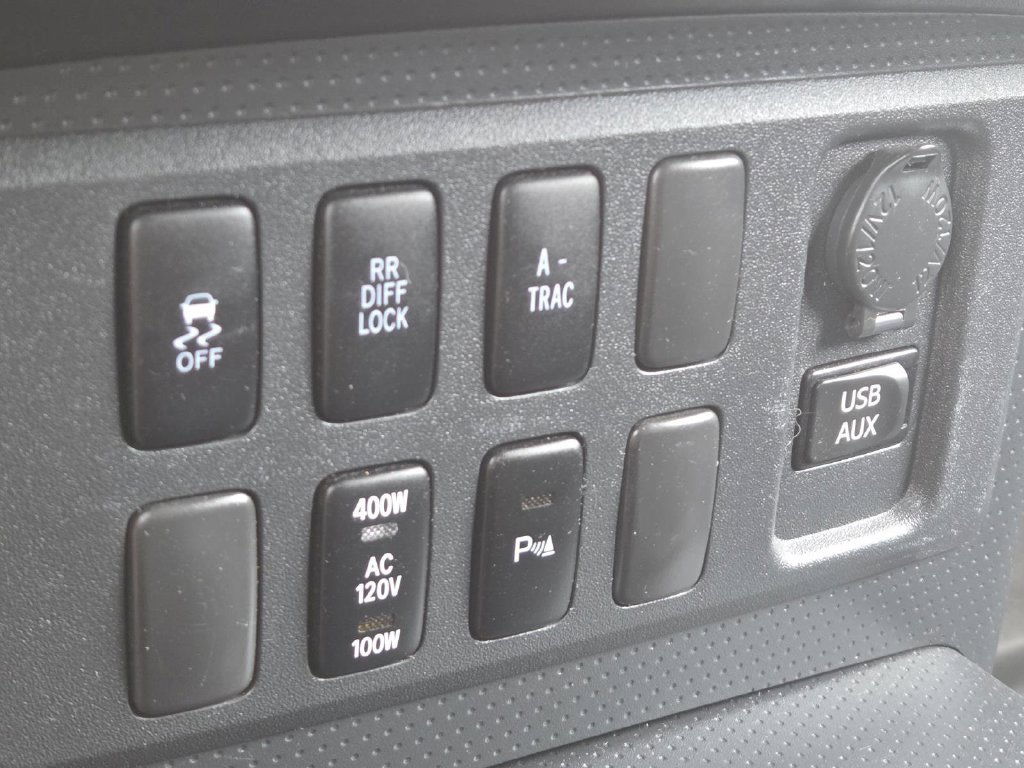 Used 2014 Toyota FJ Cruiser 4WD w/ Upgrade Package image 5