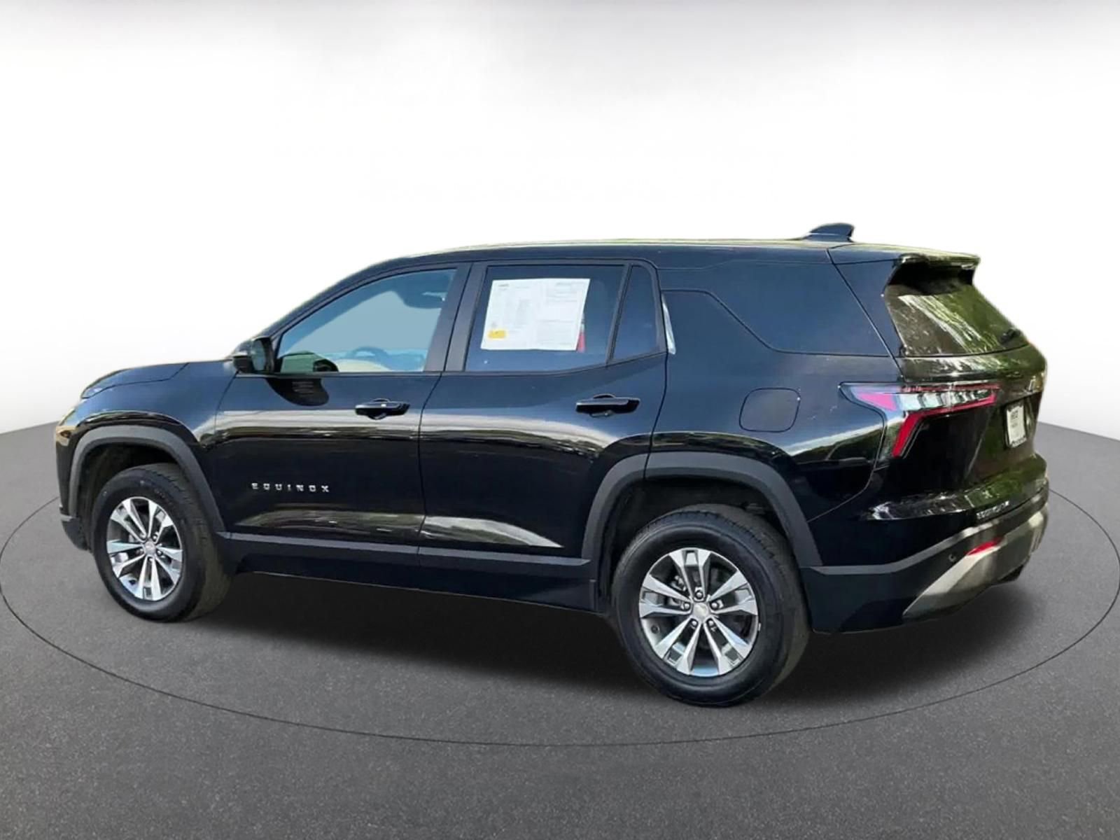 Used 2025 Chevrolet Equinox LT AWD/4WD image 12