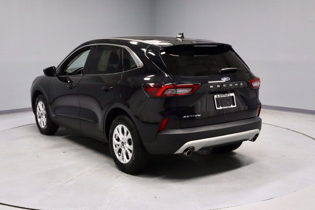 Certified 2024 Ford Escape Active w/ Cold Weather Package FWD image 9