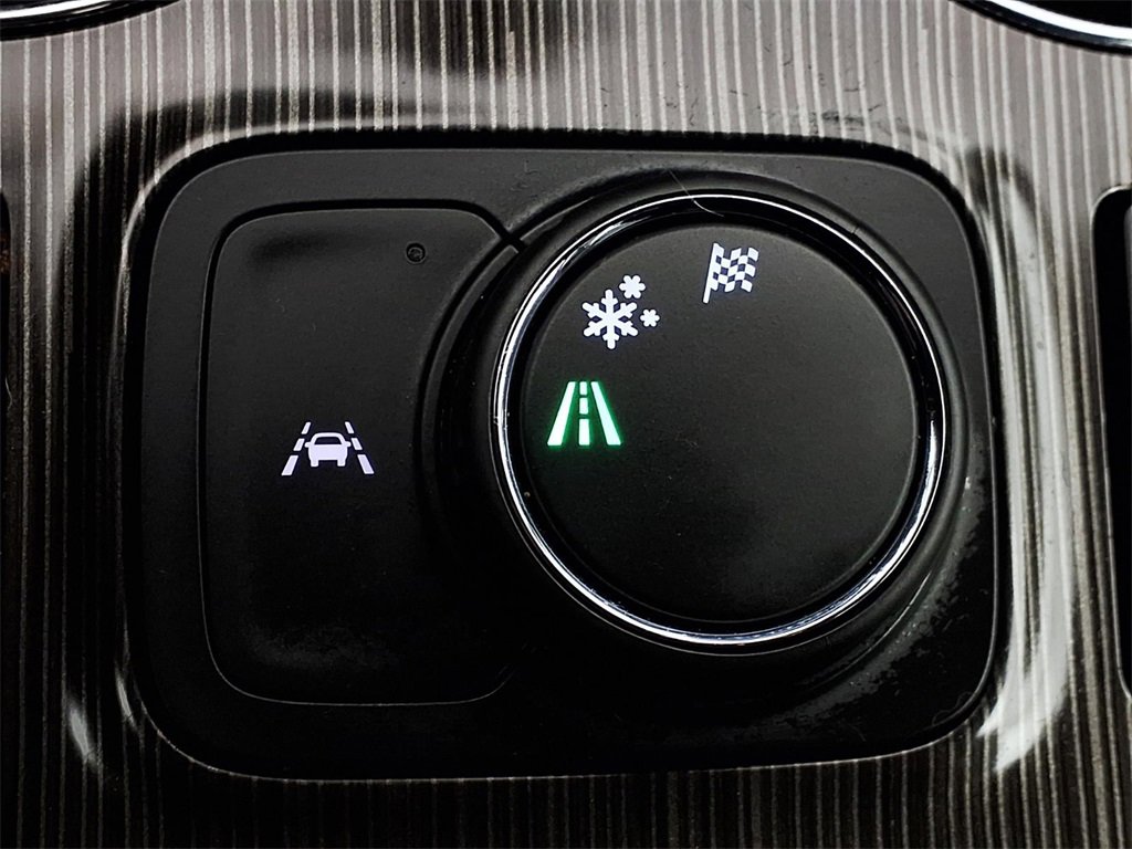 Used 2023 GMC Acadia SLT w/ Elevation Edition image 21