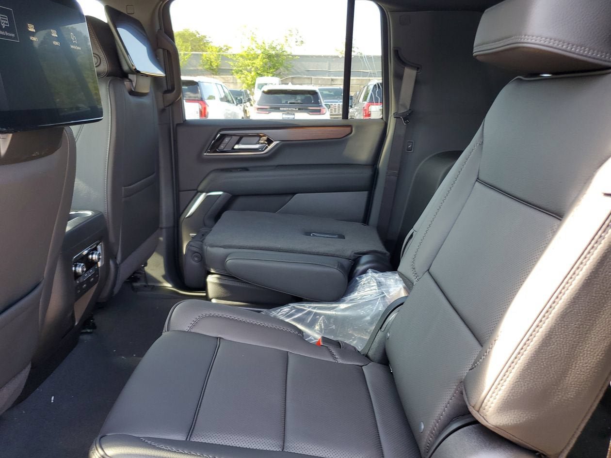New 2026 GMC Yukon XL Denali w/ Denali Reserve Package AWD/4WD image 11