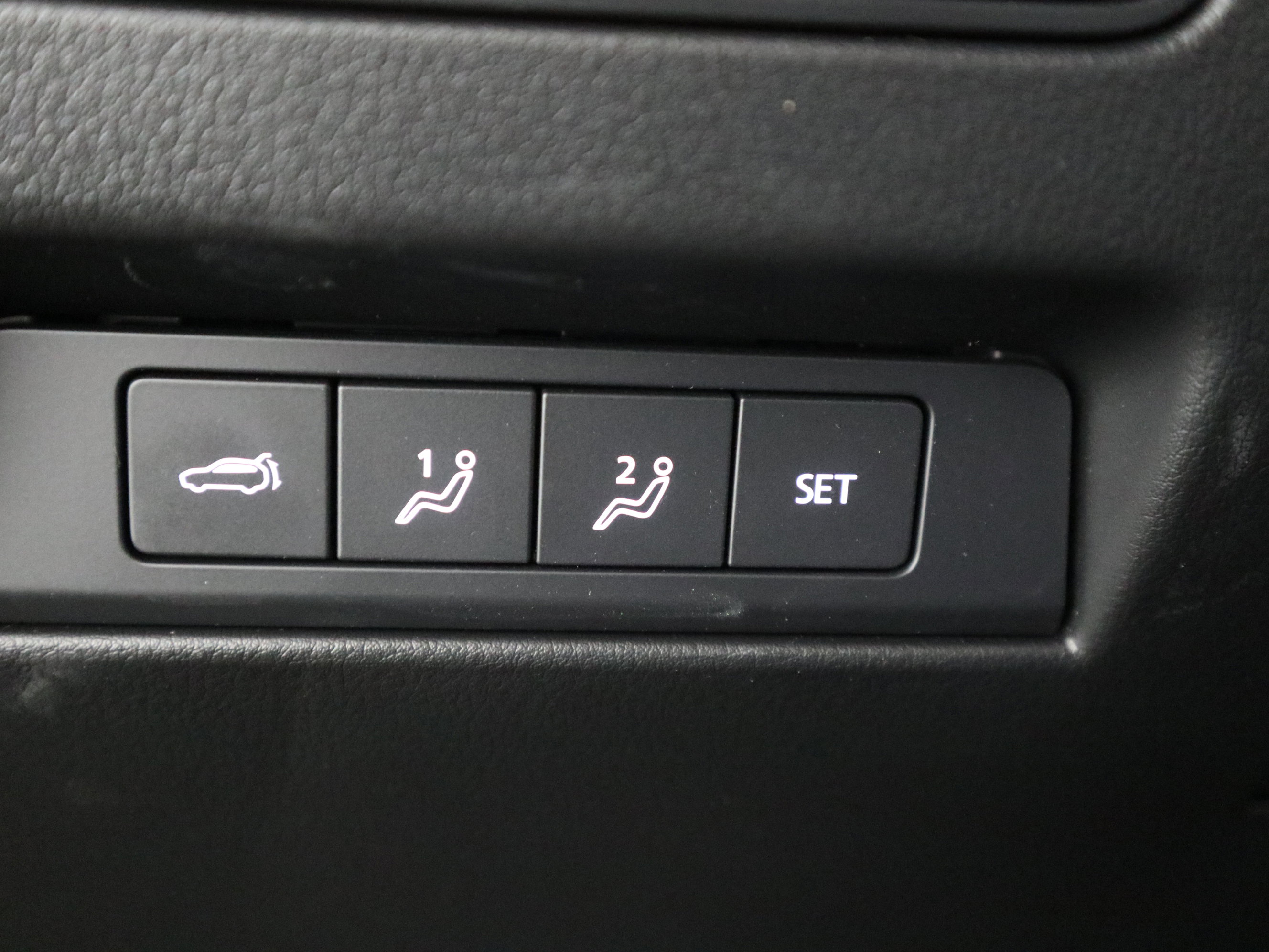 Certified 2025 MAZDA CX-70 Plug-In Hybrid w/ Premium Pkg image 31