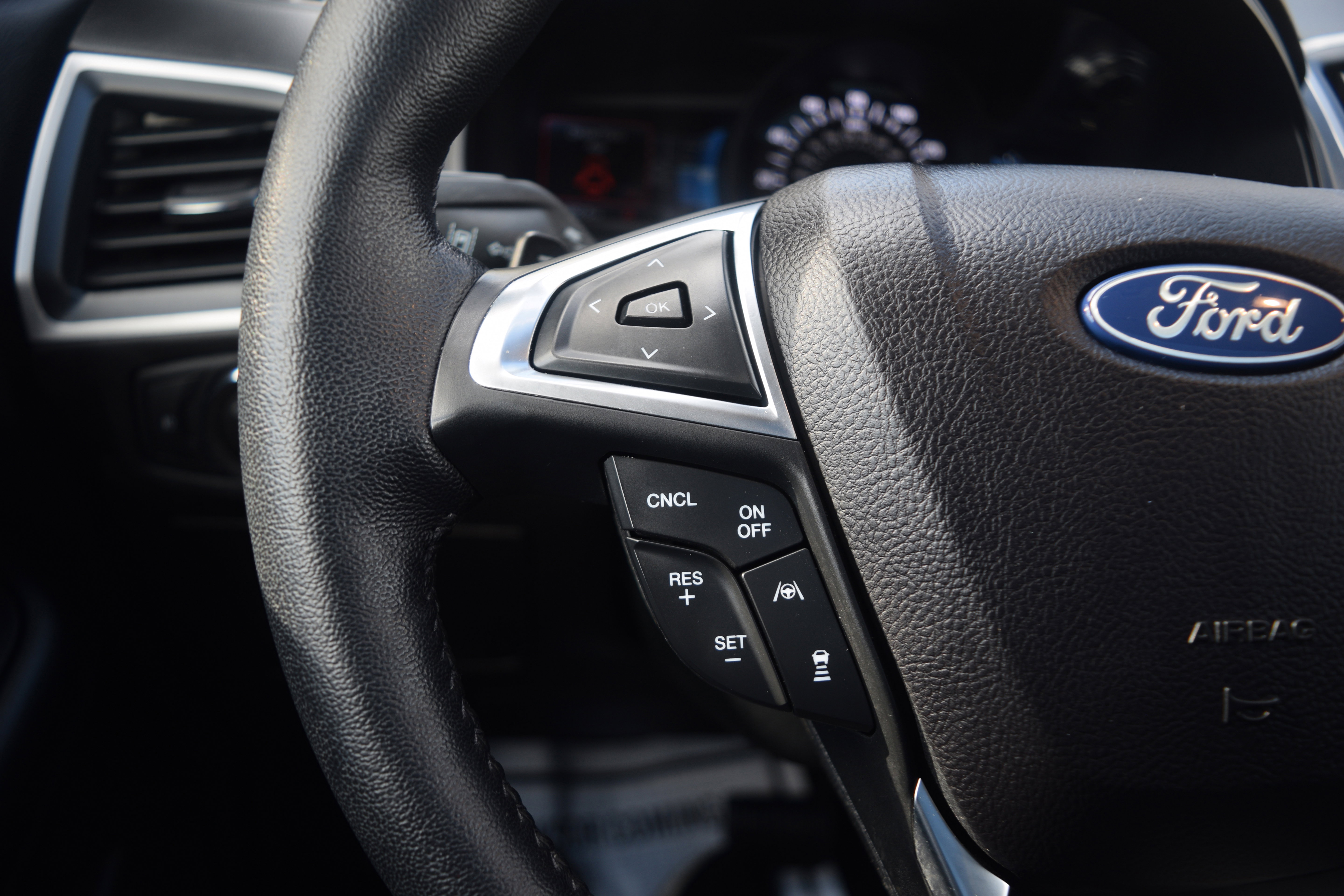 Used 2023 Ford Edge SEL w/ Convenience Package image 6