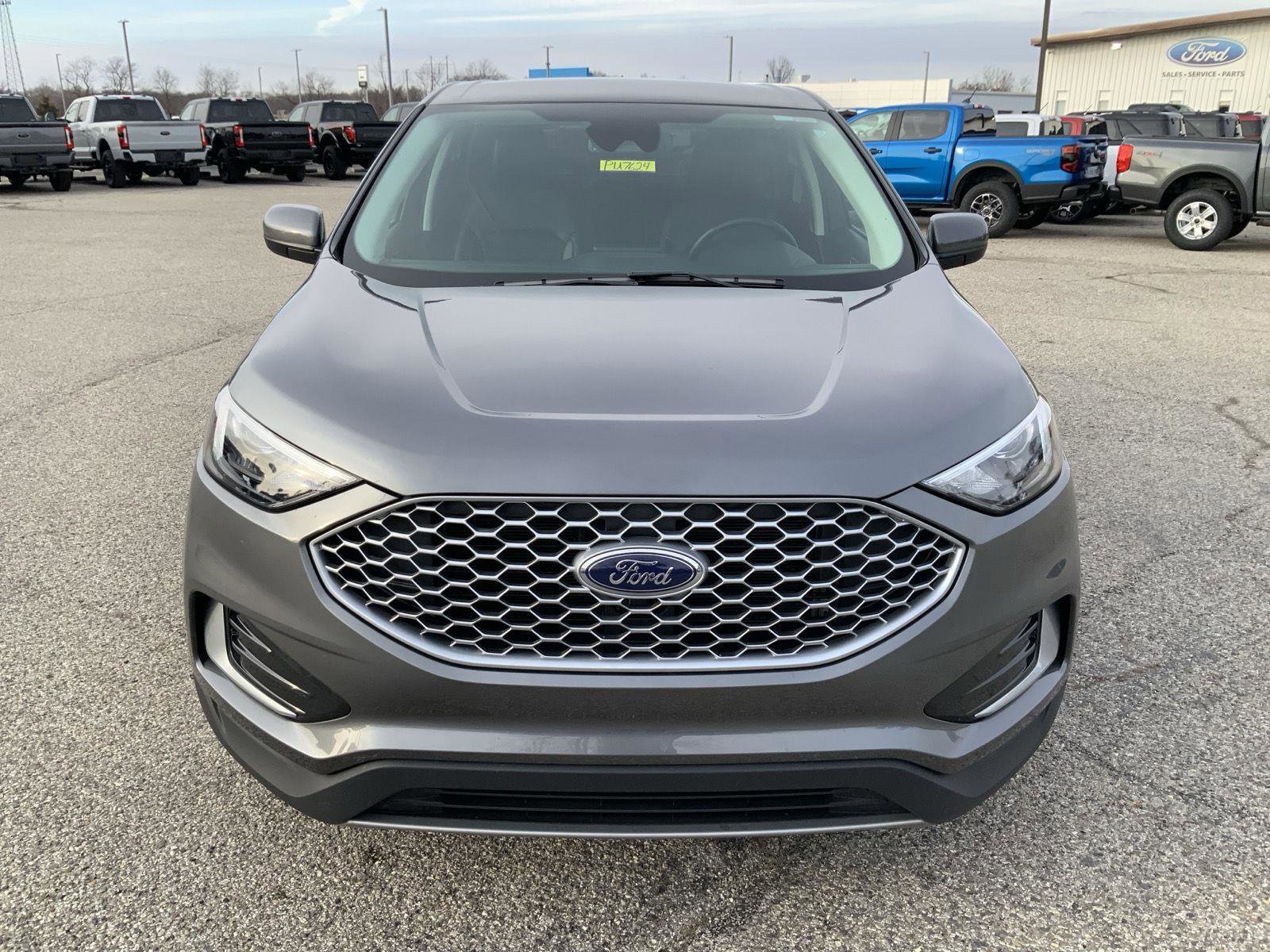 Used 2024 Ford Edge SEL image 3