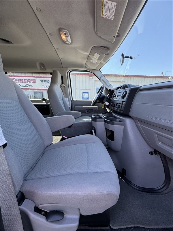 Used 2011 Ford E-350 and Econoline 350 XLT RWD image 11