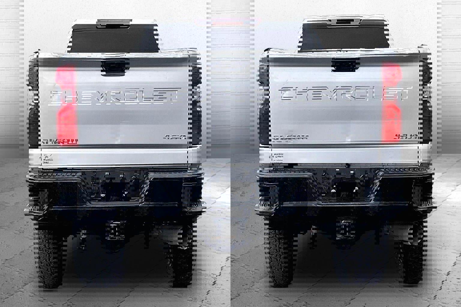 Used 2023 Chevrolet Silverado 2500 Custom w/ Custom Value Package image 3