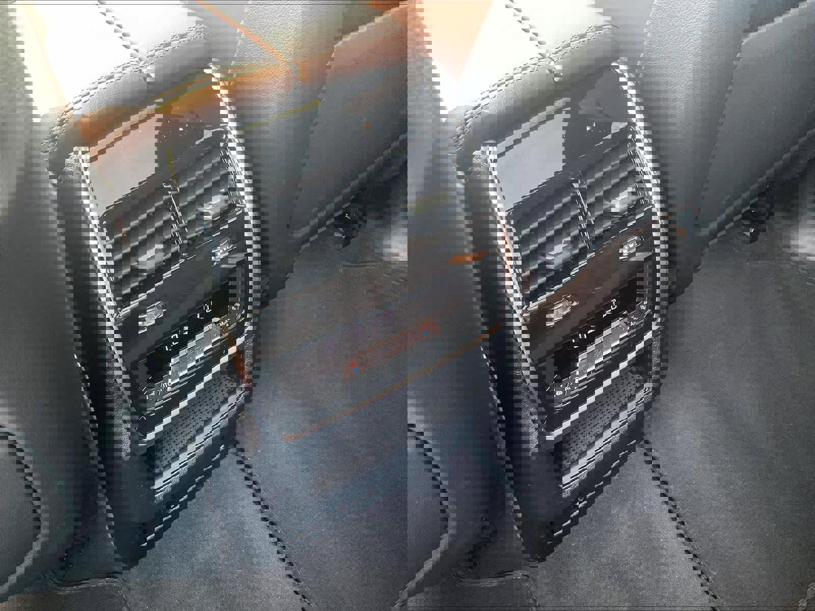 Used 2026 BMW X7 M60i image 35