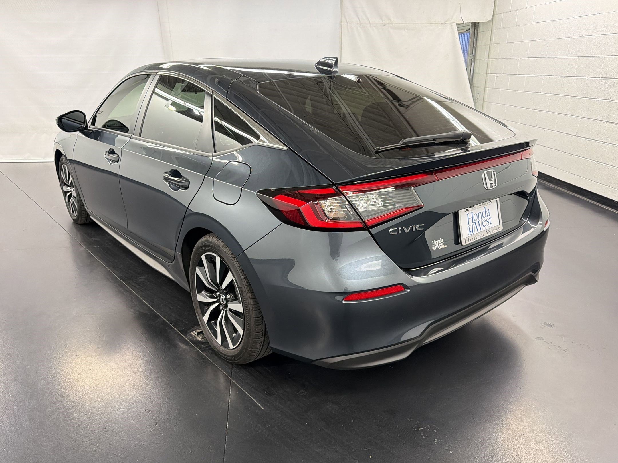 Certified 2024 Honda Civic EX-L image 3