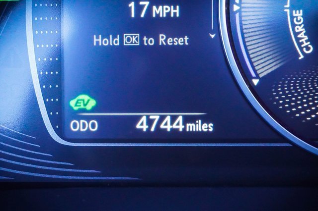 Certified 2025 Lexus ES 300h 300h image 9