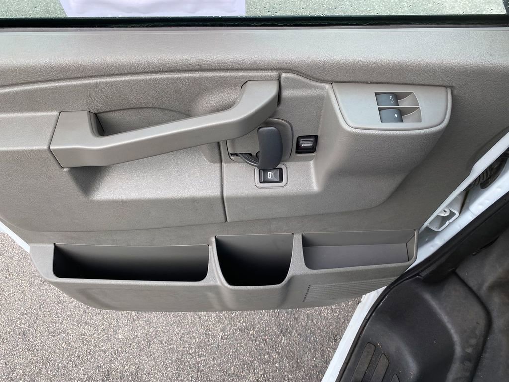 Used 2023 GMC Savana 3500 w/ Power Convenience Package image 11