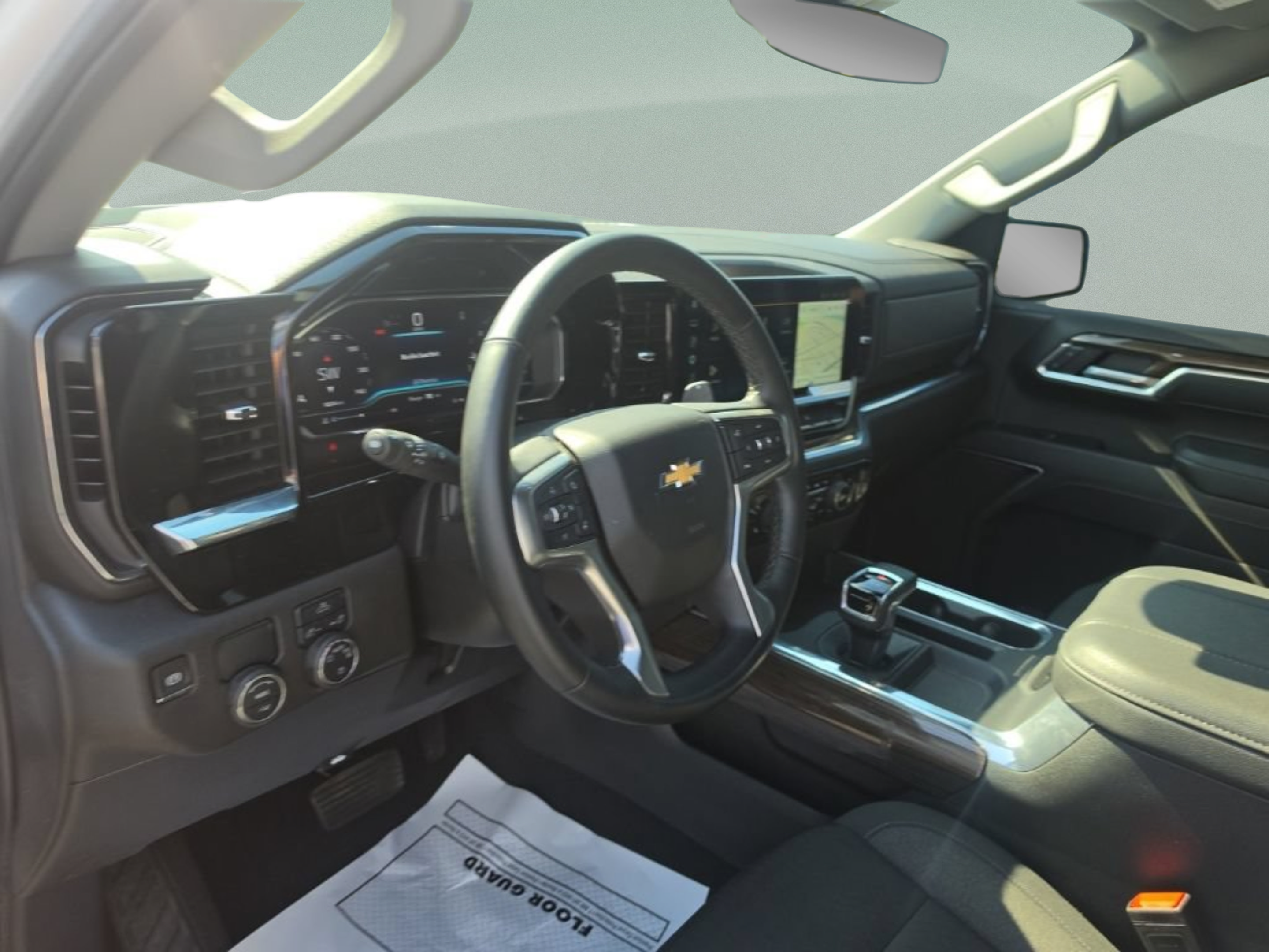 Used 2025 Chevrolet Silverado 1500 LT RWD image 14