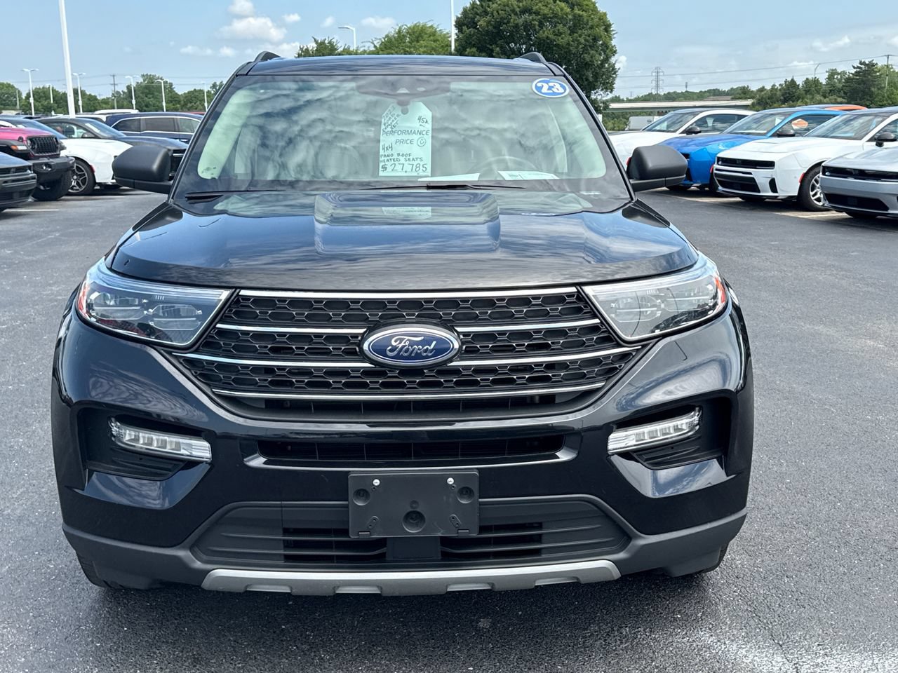 Used 2023 Ford Explorer XLT AWD/4WD image 8