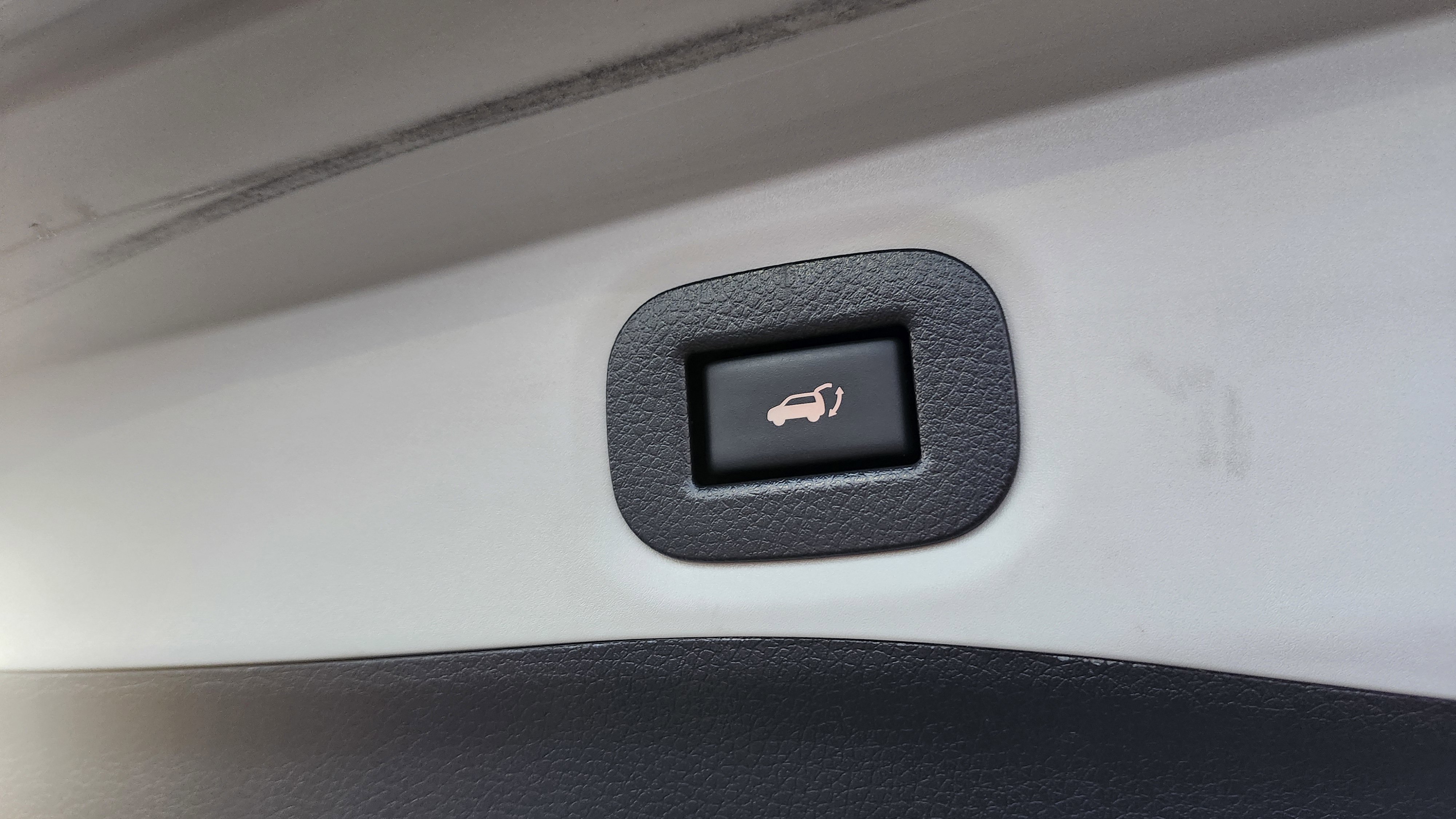 Used 2018 Nissan Rogue SV image 23